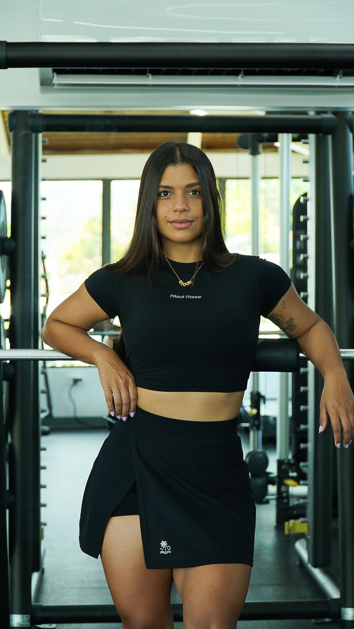 CLASSIC BLACK CROP TOP