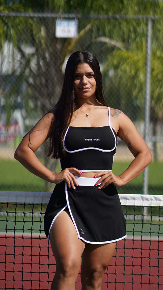 MINIMALIST BLACK TOP