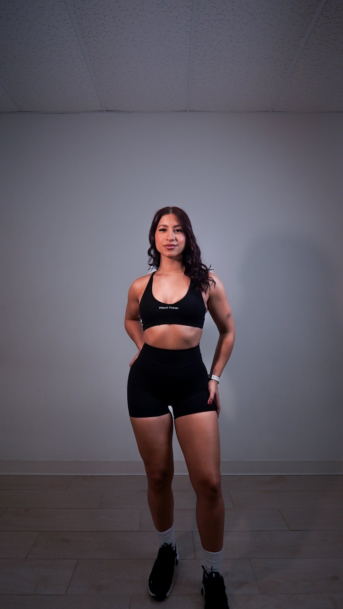 ADJUSTABLE BLACK SPORTBRA